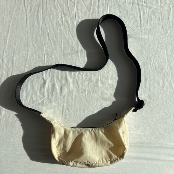 BAGGU Handbags - BAGGU ivory mini crescent